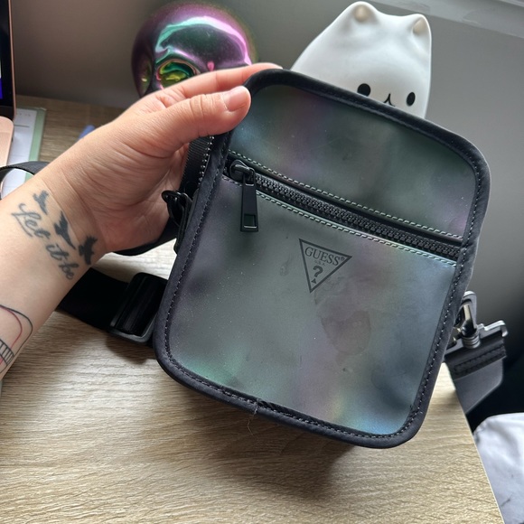 Cute mini Guess side bag - Picture 1 of 3